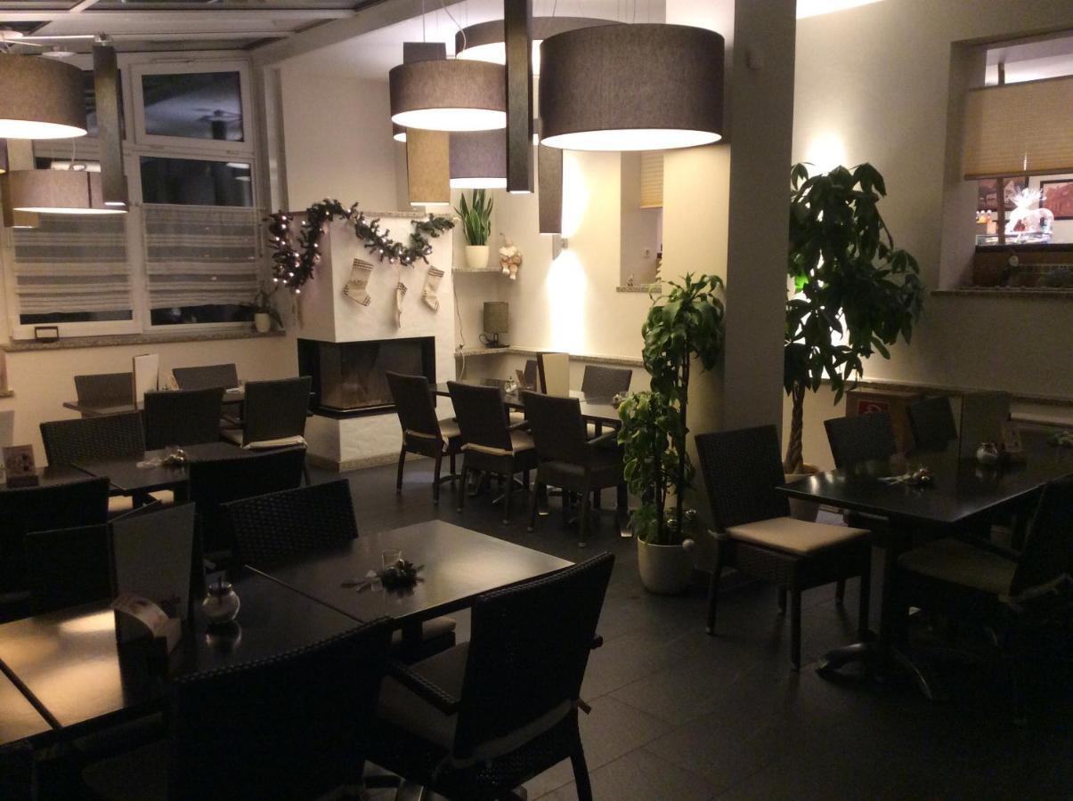 Hotel Konditorei Cafe Dora 뮨흐베르크 외부 사진